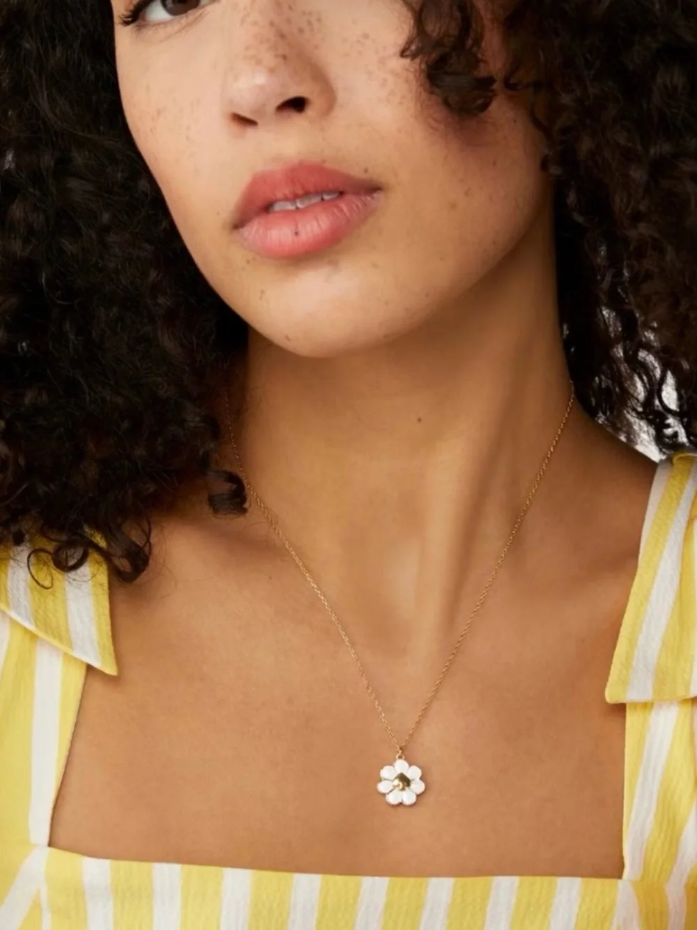 KATE SPADE Day Tripper Daisy Necklace NWOT